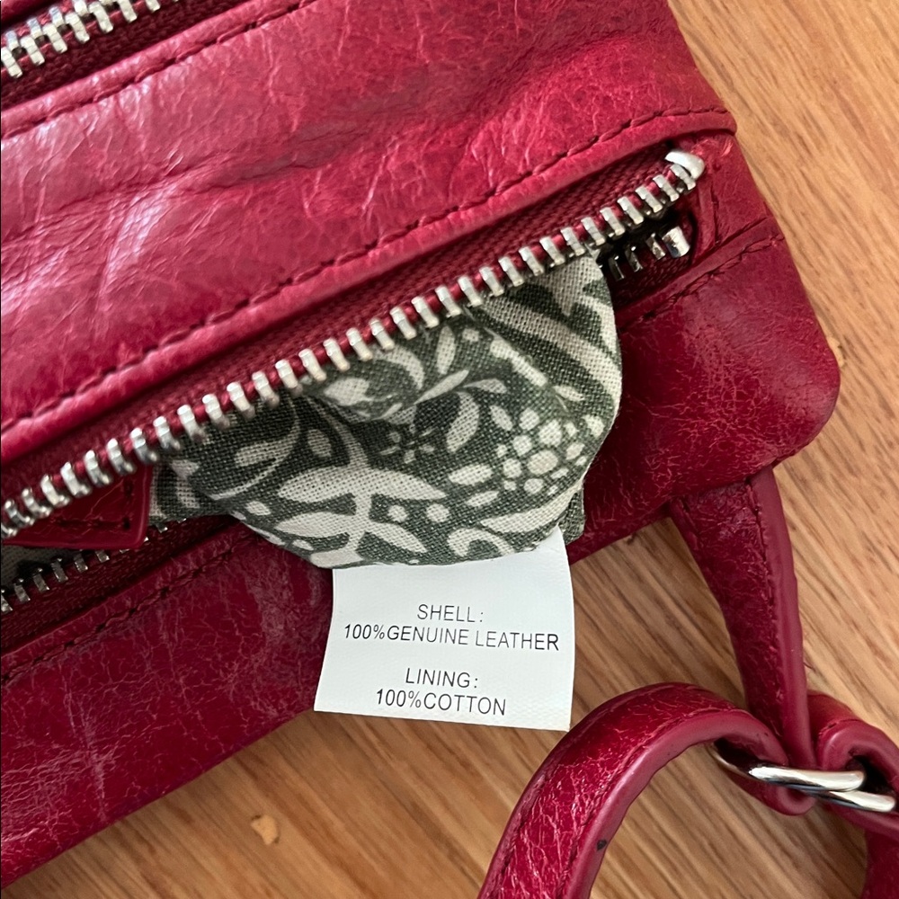 Hobo Burgundy Leather Crossbody Bag 3 Zippered Pockets - Picture 5 of 11